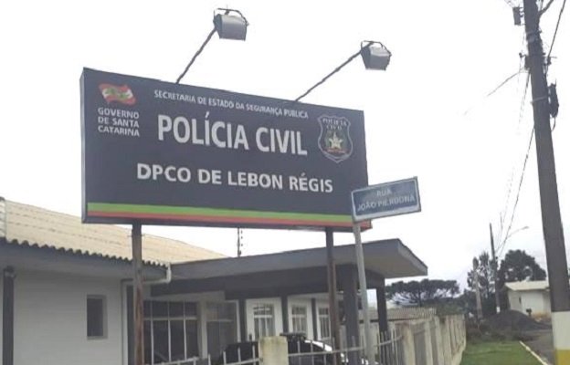 POLICIA CIVIL DE LEBON RÉGIS PRENDE FORAGIDO POR ROUBO E CURRUPÇÃO DE MENORES